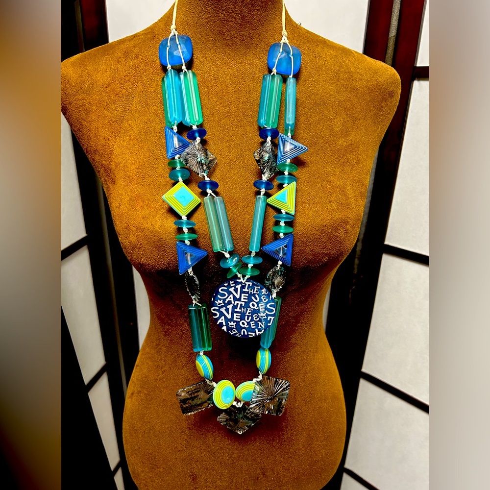 Save the queen acrylic and rope necklace estate piece